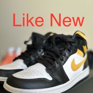 Nike Jordan 1 Mid Pollen Black